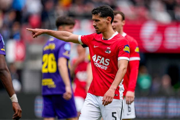 2026-05-17 AZ Alkmaar v NAC Breda - Dutch Eredivisie ALKMAAR, NETHERLANDS - MAY 17: Alexandre Penetra of AZ Alkmaar looks on during the Dutch Eredivisie match between AZ Alkmaar and NAC Breda at AFAS Stadion on May 17, 2026 in Alkmaar, Netherlands. Alkmaar AFAS Stadion Netherlands Content not available for redistribution in The Netherlands directly or indirectly through any third parties. Copyright: xEdxvanxdexPolx