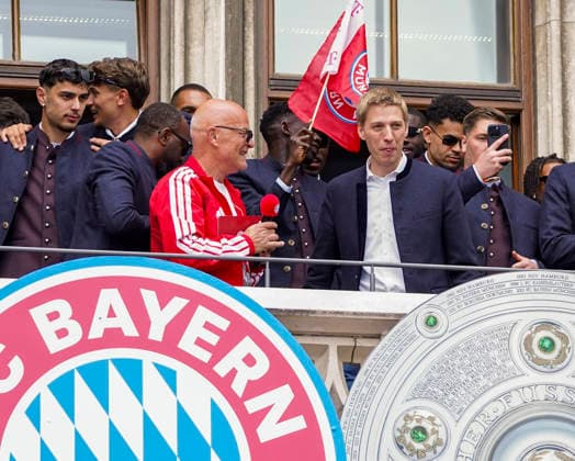 17 05 2026, Football Bundesliga 2025 2026, FC Bayern Munichs championship celebration on the town hall balcony in Munich Presenter Stephan Lehmann, Lord Mayor Dominik Krause