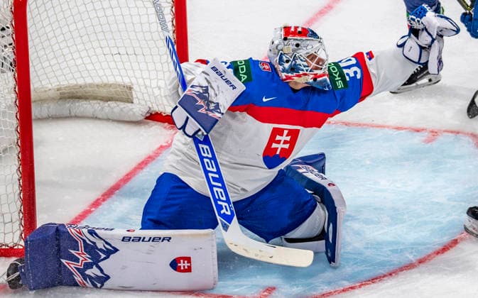 May 17, 2026, Lausanne, Friborg, Switzerland: Lausanne Switzerland, 05 17 2026:ADAM GAJAN (goalie) of Slovakia 30 makes a stop during IIHF 2026 Ice hockey, Eishockey World Championship, WM, Weltmeisterschaft Switzerland (International Ice Hockey Federation), between Italy and Slovakia which counts towards Group B and took place at the BCF Arena at Lausanne in Switzerland. Slovakia won 4-1. Lausanne Switzerland - ZUMAd206 20260517_zip_d206_027 Copyright: xEricxDubostx
