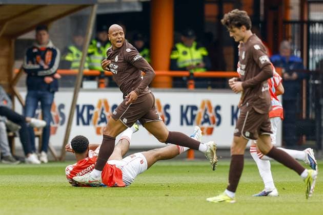 VOLENDAM , 17-05-2026 , Kras Stadium , season 2025 2026 , Dutch Eredivisie football , match between FC Volendam and Telstar , picture shows Telstar player Kay Tejan Volendam - Telstar  x203758750x Copyright: