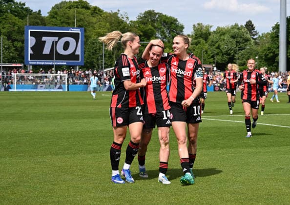 17 05 2026, xsltx, Fußball Google Pixel Frauen Bundesliga, Eintracht Frankfurt 1 FC Union Berlin v l GÃ raldine Reuteler Eintracht Frankfurt scores 4 2 for Frankfurt and cheers in her last game for SGE, li Nadine Riesen Eintracht Frankfurt and re Laura Freigang Eintracht Frankfurt DFL DFB REGULATIONS PROHIBIT ANY USE OF PHOTOGRAPHS as IMAGE SEQUENCES and or QUASI VIDEO