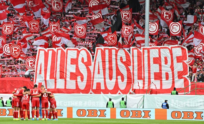 17 05 2026 Soccer Season 2025 2026 2 Soccer Bundesliga 34 Matchday SpVgg Greuther Fürth Kleeblatt Fortuna Düsseldorf Sportfoto Zink MeZi xmexzix DFL regulations prohibit any use of photographs as image sequences and or quasi video only for editorial use Teamkreis Mannschaft Team Düsseldorf before the start of the match