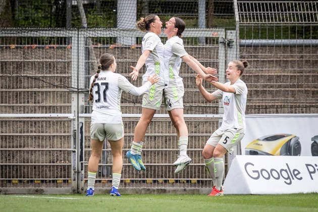LEVERKUSEN, 17.05.2026 - Larissa Muehlhaus (Werder Bremen, 7) freut sich über ihr Tor zum 0:2 mit ihrem Team während der Begegnung Bayer 04 Leverkusen - Werder Bremen an Spieltag 26 der Google Pixel Frauen-Bundesliga am 17.05.2026 im Ulrich-Haberland-Stadion in Leverkusen (Nordrhein-Westfalen). DFL REGULATIONS PROHIBIT ANY USE OF PHOTOGRAPHS AS IMAGE SEQUENCES AND OR QUASI-VIDEO. Nordrhein-Westfalen Deutschland Copyright: xAxelxKohringx