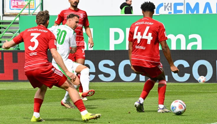 17 05 2026 Soccer Season 2025 2026 2 Soccer Bundesliga 34 Matchday SpVgg Greuther Fürth Kleeblatt Fortuna Düsseldorf Sportfoto Zink xwoxzix DFL regulations prohibit any use of photographs as image sequences and or quasi video only for editorial use Felix Klaus 30, SpVgg Greuther Fürth erzielt Treffer Tor Torschuß zum 1 0 gegen Elias Egouli 44, Fortuna Düsseldorf F95