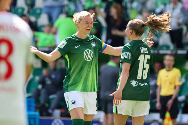 Wolfsburg, Germany 17 May 2026 1 Womens Bundesliga 26 Matchday VfL Wolfsburg vs 1 FC Nürnberg In the picture from left scorer Alexandra Popp VfL , who is playing her last game after 14 years, scores her last goal to make it 2-0 for Wolfsburg and cheers with Janou Levels VfL Copyright: HMBxMedia MadeleinexFantini