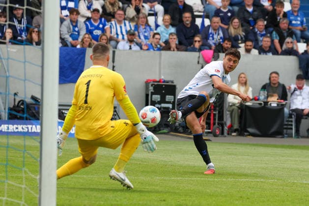 2026 05 17 xjfx 2 Bundesliga SV Darmstadt 98 SC Paderborn v l , Stefano Marino SC Paderborn scores the goal to 0 1, Goalkeeper, Goalkeeper Marcel Schuhen SV Darmstadt 98 DFL DFB REGULATIONS PROHIBIT ANY USE OF PHOTOGRAPHS as IMAGE SEQUENCES and or QUASI VIDEO Copyright: JoaquimxFerreira