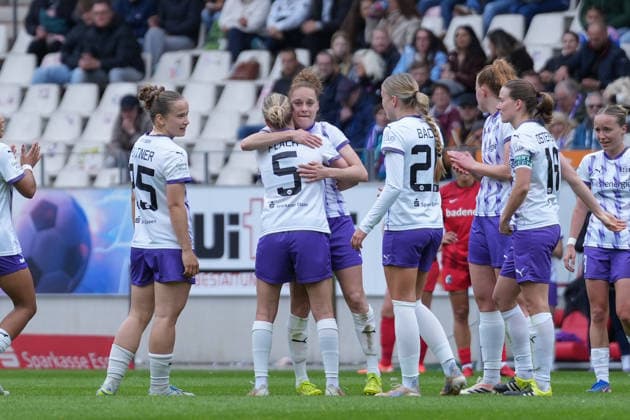 Jacqueline Meissner Jacqueline Meissner SGS Essen, 16 is replaced in tears , Germany, Soccer, GooglePixel Womens Bundesliga, 26 Matchday, 2025 2026, SGS Essen vs SC Freiburg, 17 05 2026, Stadion an der Hafenstraße, Essen Essen Stadion an der Hafenstraße Nordrhein Westfalen Germany Copyright: xArnexAmbergx