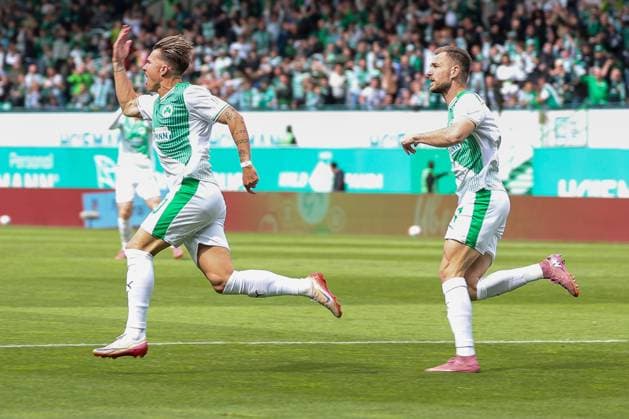 Felix Klaus 30 Spvgg Greuther Fuerth , left, celebrates the goal for 1 0 with Dennis Srbeny 7 Spvgg Greuther Fuerth , SpVgg Greuther Fuerth vs Fortuna Duesseldorf, Football, Men, 2 Bundesliga, DFL, Season 2025 2026, 34 Matchday, Second round, 17 05 2026 DFB regulations prohibit any use of photographs as image sequences and or quasi video Fuerth Bayern Germany Copyright: xkolbert-press MartinxAgüerax