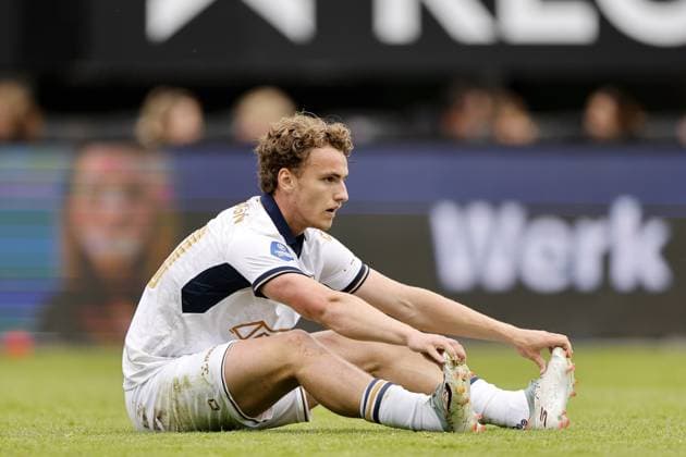 NIJMEGEN - Eus Waayers of Go Ahead Eagles is injured during the Dutch Eredivisie match between NEC Nijmegen and Go Ahead Eagles at De Goffert on May 17, 2026 in Nijmegen, the Netherlands. BART STOUTJESDIJK ANP Eredivisie 2025-2026 xVIxANPxSportx xxANPxIVx 558545612 originalFilename: 558545612.jpg