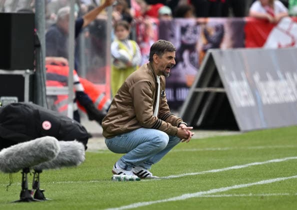 17 05 2026, xsltx, Fußball Google Pixel Frauen Bundesliga, Eintracht Frankfurt 1 FC Union Berlin v l Niko Arnautis Trainer Eintracht Frankfurt DFL DFB REGULATIONS PROHIBIT ANY USE OF PHOTOGRAPHS as IMAGE SEQUENCES and or QUASI VIDEO