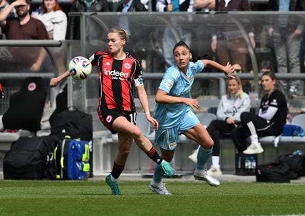 17 05 2026, xsltx, Soccer Google Pixel Women Bundesliga, Eintracht Frankfurt 1 FC Union Berlin v l Laura Freigang Eintracht Frankfurt , Fatma Sakar 1 FC Union Berlin DFL DFB REGULATIONS PROHIBIT ANY USE OF PHOTOGRAPHS as IMAGE SEQUENCES and or QUASI VIDEO