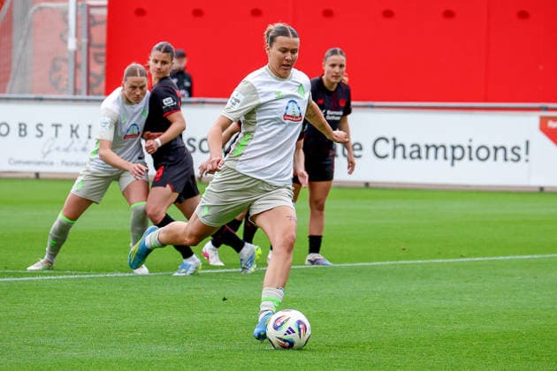 17 05 2026, xsscx, Women Soccer, Bayer 04 Leverkusen Werder Bremen, 1 Soccer Bundesliga, 26 Matchday, Ulrich Haberland Stadium, Season 2025 2026 Larissa Mühlhaus Werder Bremen 7 scores the goal to 0 1 per elfmeter DFB regulations prohibit any use of photographs as image sequences and or quasi video Photo xSandraxScherningxPressefotoKochx Nordrhein Westfalen Germany