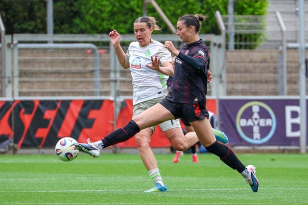 17 05 2026, xsscx, Women Soccer, Bayer 04 Leverkusen Werder Bremen, 1 Soccer Bundesliga, 26 Matchday, Ulrich Haberland Stadium, Season 2025 2026 Larissa Mühlhaus Werder Bremen 7 in duel against Selina Ostermeier Bayer Leverkusen 02 DFB regulations prohibit any use of photographs as image sequences and or quasi video Photo xSandraxScherningxPressefotoKochx Nordrhein Westfalen Germany