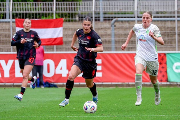 17 05 2026, xsscx, Women Soccer, Bayer 04 Leverkusen Werder Bremen, 1 Soccer Bundesliga, 26 Matchday, Ulrich Haberland Stadium, Season 2025 2026 b6 in duel against Lina Hausicke Werder Bremen 18 DFB regulations prohibit any use of photographs as image sequences and or quasi video Photo xSandraxScherningxPressefotoKochx Nordrhein Westfalen Germany