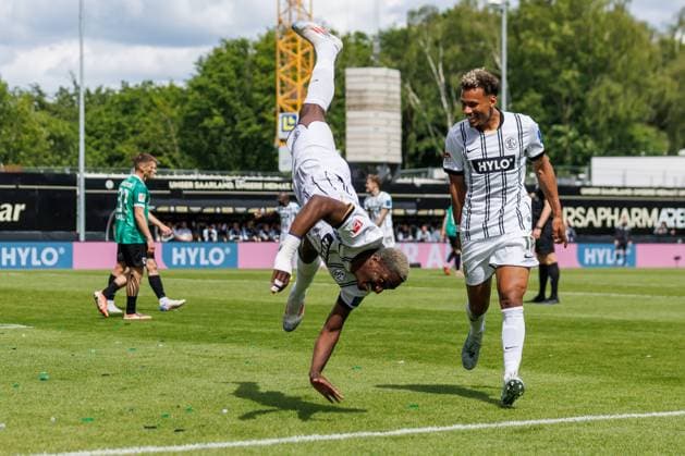 David Ngabi Mokwa SV 07 Elversberg celebrates the goal to 2 0 with Bambase Conte SV 07 Elversberg , SV Elversberg vs SC Preussen Muenster, Fußball, 2 Bundesliga, 34 Spieltag, Saison 2025 2026, 17 05 2026 DFB regulations prohibit any use of photographs as image sequences and or quasi video SV Elversberg vs SC Preussen Muenster, Fußball, 2 Bundesliga, 34 Spieltag, Saison 2025 2026, 17 05 2026 Copyright: xEibner-Pressefoto AlexanderxNeisx EP_ANS