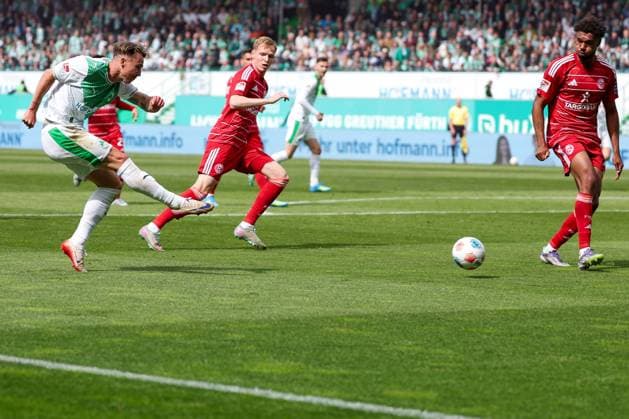 Felix Klaus 30 Spvgg Greuther Fuerth with his second goal for 2 0, SpVgg Greuther Fuerth vs Fortuna Duesseldorf, Football, Men, 2 Bundesliga, DFL, Saison 2025 2026, 34 Spieltag, Rueckrunde, 17 05 2026 DFB regulations prohibit any use of photographs as image sequences and or quasi video Fuerth Bayern Germany Copyright: xkolbert-press MartinxAgüerax