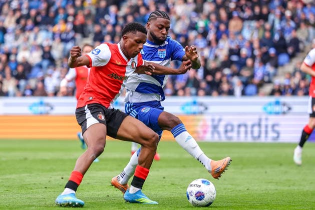2026-05-17 PEC Zwolle v Feyenoord - Dutch Eredivisie ZWOLLE, NETHERLANDS - MAY 17: Givairo Read of Feyenoord is challenged by Zico Buurmeester of PEC Zwolle during the Dutch Eredivisie match between PEC Zwolle and Feyenoord at MAC3Park on May 17, 2026 in Zwolle, Netherlands. Zwolle MAC3Park Netherlands Content not available for redistribution in The Netherlands directly or indirectly through any third parties. Copyright: xPieterxvanxderxWoudex