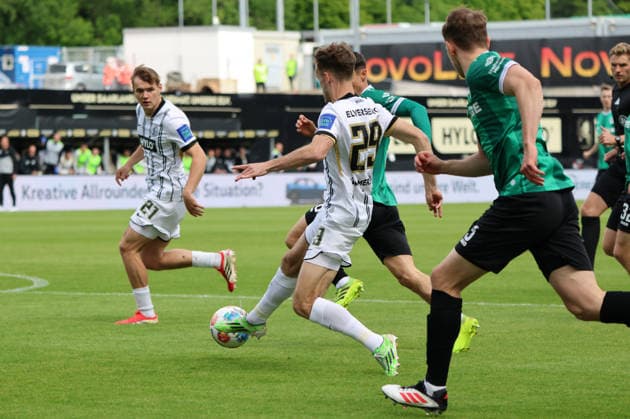17 05 2026, Football, Men, 2 Bundesliga, Season 2025 2026, SV 07 Elversberg SC Preußen Münster, Tom Zimmerschied SV 07 Elversberg , Lasse Günther SV 07 Elversberg , Yassine Bouchama SC Preußen Münster Elversberg Ursapharm Arena an der Kaiserlinde Saarland Germany DEU Copyright: xSebastianxBachx