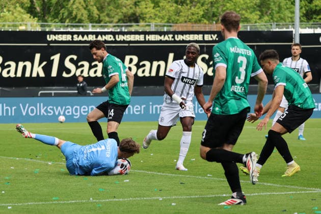 17 05 2026, Football, Men, 2 Bundesliga, Season 2025 2026, SV 07 Elversberg SC Preußen Münster, David Mokwa SV 07 Elversberg , Johannes Schenk SC Preußen Münster , Charalambos Makridis SC Preußen Münster , Paul Jaeckel SC Preußen Münster Elversberg Ursapharm Arena an der Kaiserlinde Saarland Germany DEU Copyright: xSebastianxBachx