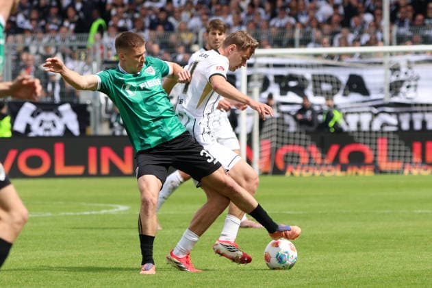 17 05 2026, Football, Men, 2 Bundesliga, Season 2025 2026, SV 07 Elversberg SC Preußen Münster, Lasse Günther SV 07 Elversberg , Tobias Raschl SC Preußen Münster Elversberg Ursapharm Arena an der Kaiserlinde Saarland Germany DEU Copyright: xSebastianxBachx