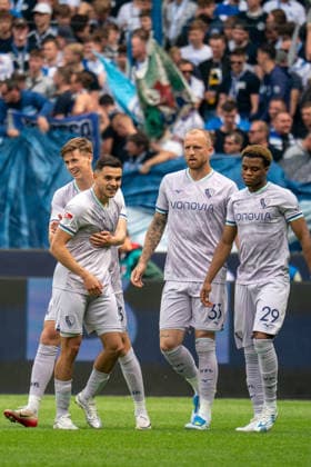 17 05 2026, xdaymx, Soccer 2 Bundesliga, Karlsruher SC VfL Bochum, Goal celebration with the team with the scorer to 1 0 by Kjell Wätjen VfL Bochum DFL DFB REGULATIONS PROHIBIT ANY USE OF PHOTOGRAPHS as IMAGE SEQUENCES and or QUASI VIDEO Karlsruhe