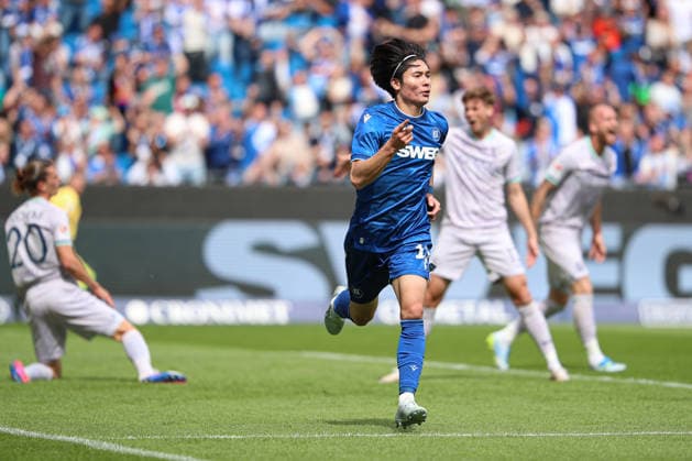 served Bochumer after the goal to 1 1 by Shio Fukuda Karlsruher SC, 13 , Karlsruher SC vs VfL Bochum, 2 Bundesliga, 34 Matchday, 2025 2026, 17 05 2026, DFL REGULATIONS PROHIBIT ANY USE OF PHOTOGRAPHS AS IMAGE SEQUENCES AND OR QUASI VIDEO, Karlsruher SC vs VfL Bochum, 2 Bundesliga, 34 Matchday, 2025 2026, 17 05 2026 Karlsruhe Copyright: xEibner-Pressefoto JanxPrihodax EP_JPA
