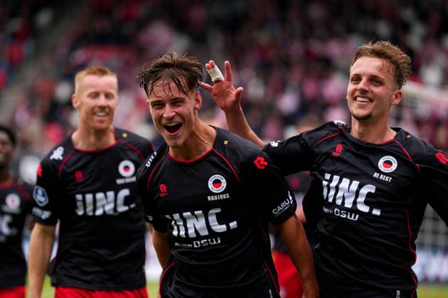 Eredivisie: Sparta Rotterdam v Excelsior Rotterdam Rotterdam - Mike van Duinen of Excelsior Rotterdam, Noah Naujoks of Excelsior Rotterdam, Gyan de Regt of Excelsior Rotterdam during the 34th competition round of the 2025 2026 Eredivisie season. The match is set between Sparta Rotterdam and Excelsior Rotterdam at Het Kasteel on 17 May 2026 in Rotterdam, The Netherlands. (VK Sportphoto Nick Koole) Copyright: xNickxKoolex