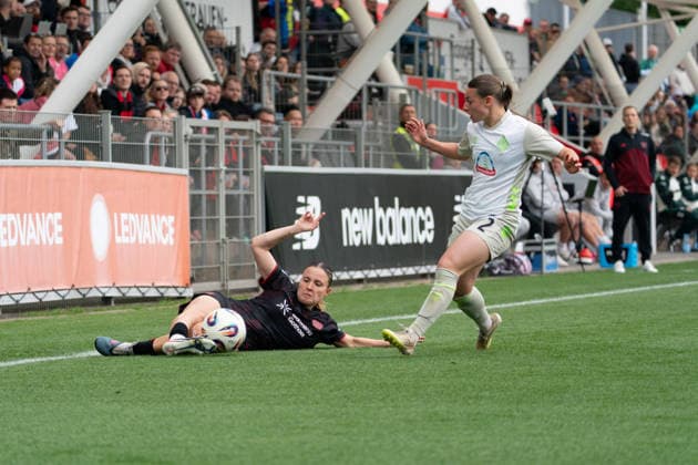 LEVERKUSEN, GERMANY - MAY 17: Estrella Merino Gonzalez (10 Bayer 04 Leverkusen) in action during the Google Pixel Frauen-Bundesliga match between Bayer 04 Leverkusen and SV Werder Bremen at Ulrich-Haberland-Stadion on May 17, 2026 in Leverkusen, Germany. (Photo by Qianru Zhang Press Photo) Copyright: xQianruxZhang SPPx Sportspressphoto_SPR148660