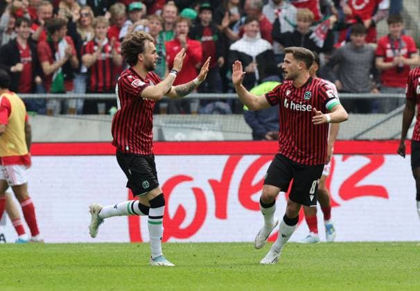 17 05 2026 Soccer Season 2024 2025 2 Soccer Bundesliga 34 Matchday Hannover 96 H96 1 FC Nürnberg FCN Club Sportfoto Zink DaMa xdaxmax DFL regulations prohibit any use of photographs as image sequences and or quasi video only for editorial use Jubel Freude Torjubel nach Tor zum 1 1 Kolja Nuno Oudenne 29, Hannover 96 H96 Enzo Leopold 8, Hannover 96 H96 jubelt freut sich Torschütze Kolja Nuno Oudenne 29, Hannover 96 H96