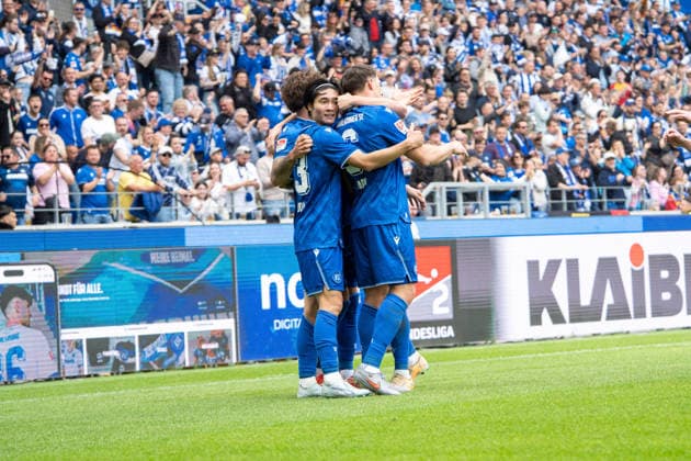 17 05 2026, xdaymx, Soccer 2 Bundesliga, Karlsruher SC VfL Bochum, Goal celebration of Shio Fukuda Karlsruher SC to 1 1 with the team DFL DFB REGULATIONS PROHIBIT ANY USE OF PHOTOGRAPHS as IMAGE SEQUENCES and or QUASI VIDEO Karlsruhe