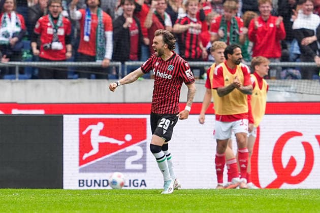 17 05 2026, xydrx, Herren, Fußball, 2 Bundesliga, Hannover 96 1 FC Nürnberg, Saison 2025 2026, Heinz von Heiden Arena Torjubel nach dem Tor zum 1 1 für Hannover 96 durch Torschütze Kolja Oudenne Hannover 96, 29 DFB regulations prohibit any use of photographs as image sequences and or quasi video Copyright: HMBxMedia YannisxDreimann