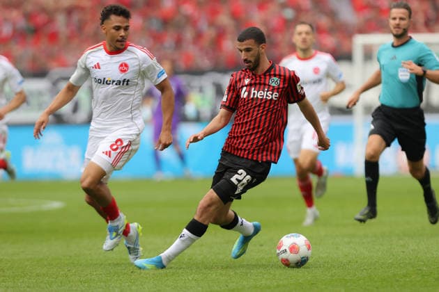 17 05 2026, xtgx, Fußball 2 Bundesliga, Hannover 96 1 FC Nürnberg v l Henri Koudossou 1 FC Nuernberg Waniss Taibi Hannover 96 Zweikampf, Aktion, action, battle for the ball DFL DFB REGULATIONS PROHIBIT ANY USE OF PHOTOGRAPHS as IMAGE SEQUENCES and or QUASI VIDEO Hannover
