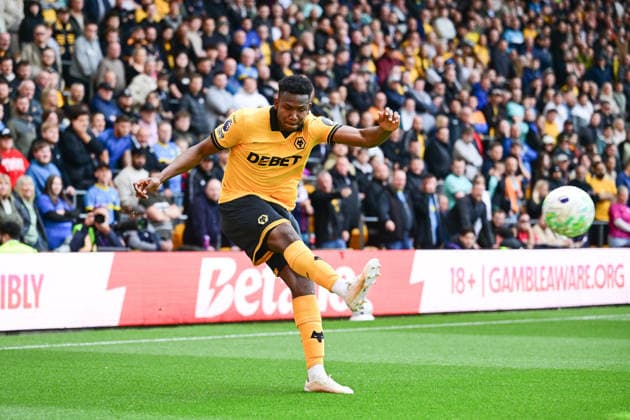 Wolverhampton Wanderers v Fulham, Premier League Wolverhampton Wanderers defender Yerson Mosquera (15) on defensive duties during the Premier League match between Wolverhampton Wanderers and Fulham at Molineux, Wolverhampton, UK on 17 May 2026. Wolverhampton Molineux West Midlands UK Editorial use only DataCo restrictions apply See www.football-dataco.com , Copyright: xDennisxGoodwinx PSI-24264-0026