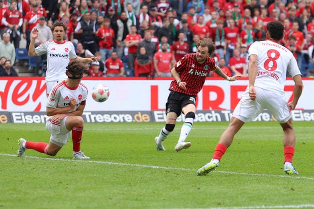 17 05 2026, xtgx, Fußball 2 Bundesliga, Hannover 96 1 FC Nürnberg v l Kolja Oudenne Hannover 96 Torschuetze, erzielt das Tor, Treffer, scores the goal 1 1 DFL DFB REGULATIONS PROHIBIT ANY USE OF PHOTOGRAPHS as IMAGE SEQUENCES and or QUASI VIDEO Hannover