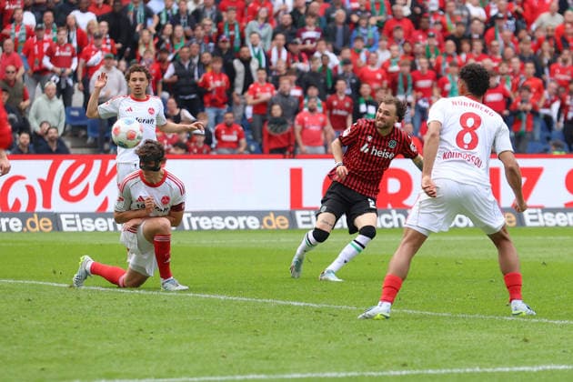 17 05 2026, xtgx, Fußball 2 Bundesliga, Hannover 96 1 FC Nürnberg v l Kolja Oudenne Hannover 96 Torschuetze, erzielt das Tor, Treffer, scores the goal 1 1 DFL DFB REGULATIONS PROHIBIT ANY USE OF PHOTOGRAPHS as IMAGE SEQUENCES and or QUASI VIDEO Hannover