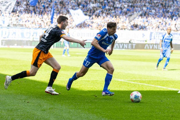 Germany 2 Bundesliga, Matchday 34, Season 2025 2026, 1 FC Magdeburg vs 1 FC Kaiserslautern Avnet Arena Magdeburg Nollenberger Alexander 1 FC Magdeburg, 17 in duel against Rasmussen Jacob 1 FC Kaiserslautern, 14 Copyright: xMichellexLukax