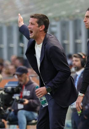 May 17, 2026, Milan: FC Inter s coach Cristian Chivu during the Italian Serie A soccer match between FC Inter and Hellas Verona FC at Giuseppe Meazza Stadium in Milan, Italy, 17 May 2026. ANSA ROBERTO BREGANI. Serie A - FC Inter Vs Hellas Verona FC  - ZUMAa110 20260517_zaf_a110_091 Copyright: xRobertoxBreganix