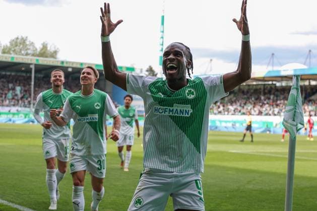 Noel Futkeu 9 Spvgg Greuther Fuerth celebrates his goal for 3 0, emotion, joy, with preparer Felix Klaus 30 Spvgg Greuther Fuerth , SpVgg Greuther Fuerth vs Fortuna Duesseldorf, Football, Men, 2 Bundesliga, DFL, Season 2025 2026, 34 Matchday, Second round, 17 05 2026 DFB regulations prohibit any use of photographs as image sequences and or quasi video Fuerth Bayern Germany Copyright: xkolbert-press MartinxAgüerax