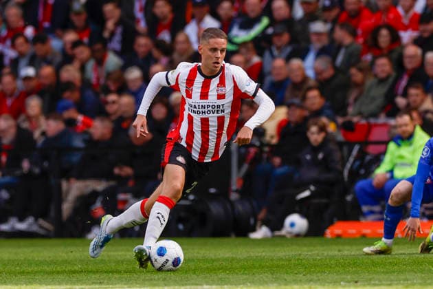 Football: Borussia Dortmund sign Joey Veerman – archive photos
