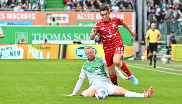 17 05 2026 Soccer Season 2025 2026 2 Soccer Bundesliga 34 Matchday SpVgg Greuther Fürth Kleeblatt Fortuna Düsseldorf Sportfoto Zink MeZi xmexzix DFL regulations prohibit any use of photographs as image sequences and or quasi video only for editorial use Paul Will 13, SpVgg Greuther Fürth Sotiris Alexandropoulos 14, Fortuna Düsseldorf F95, rechts