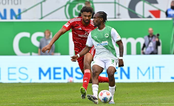 17 05 2026 Soccer Season 2025 2026 2 Soccer Bundesliga 34 Matchday SpVgg Greuther Fürth Kleeblatt Fortuna Düsseldorf Sportfoto Zink MeZi xmexzix DFL regulations prohibit any use of photographs as image sequences and or quasi video only for editorial use Noel Futkeu 9, SpVgg Greuther Fürth vor Elias Egouli 44, Fortuna Düsseldorf F95