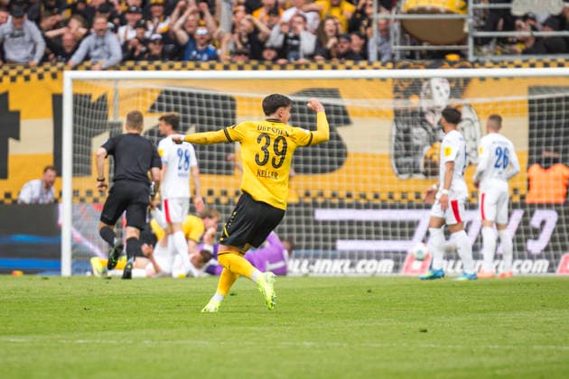 17 05 2026, xomx, Fußball 2 Bundesliga, Dynamo Dresden Holstein Kiel v l jubelt, Torjubel, Tor, Goal, Jubel, Freude, freuen zum 2 0 durch Vincent Vermeij Dynamo Dresden DFL DFB REGULATIONS PROHIBIT ANY USE OF PHOTOGRAPHS as IMAGE SEQUENCES and or QUASI VIDEO Dresden