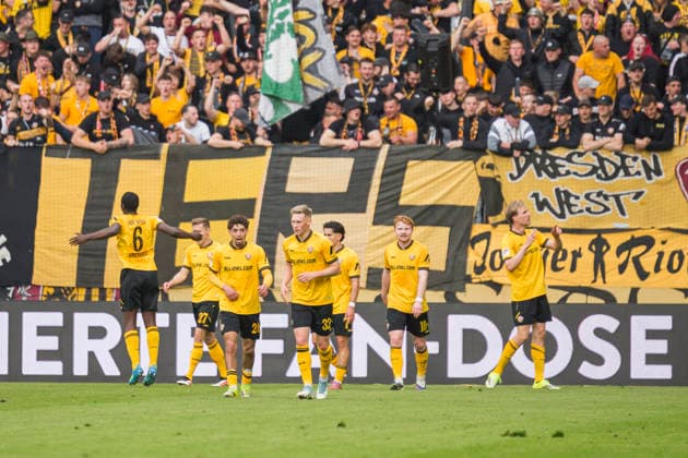 17 05 2026, xomx, Fußball 2 Bundesliga, Dynamo Dresden Holstein Kiel v l jubelt, Torjubel, Tor, Goal, Jubel, Freude, freuen zum 2 0 durch Vincent Vermeij Dynamo Dresden DFL DFB REGULATIONS PROHIBIT ANY USE OF PHOTOGRAPHS as IMAGE SEQUENCES and or QUASI VIDEO Dresden