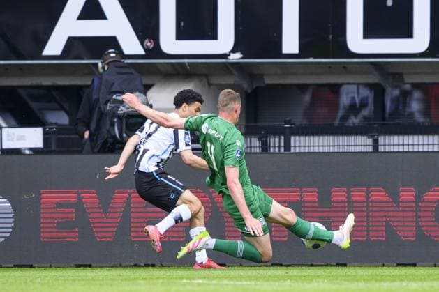 ALMELO - (lr) Tristan van Gilst of Heracles Almelo, Dies Janse of FC Groningen during the Dutch Eredivisie match between Heracles Almelo and FC Groningen at the Erve Asito stadium on 17 May 2026 in Almelo, the Netherlands. COR LASKER ANP Eredivisie 2025-2026 xVIxANPxSportx xxANPxIVx 558548982 originalFilename: 558548982.jpg