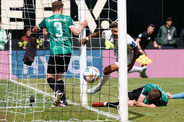 17 05 2026, xjrdrx, Fussball 2 Bundesliga, SV Elversberg Preußen Münster v l Bambase Conte SV Elversberg Torschuetze, erzielt das Tor, Treffer, scores the goal 1 0 DFL DFB REGULATIONS PROHIBIT ANY USE OF PHOTOGRAPHS as IMAGE SEQUENCES and or QUASI VIDEO Elversberg