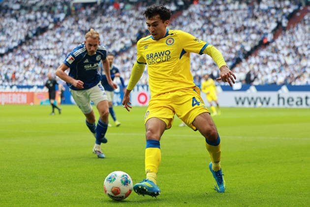 Soccer 2 Bundesliga 34 Matchday FC Schalke 04 Eintracht Braunschweig on 17 05 2026 at the Veltins Arena in Gelsenkirchen Andi Hoti Braunschweig DFL regulations prohibit any use of photographs as image sequences and or quasi video xJRx