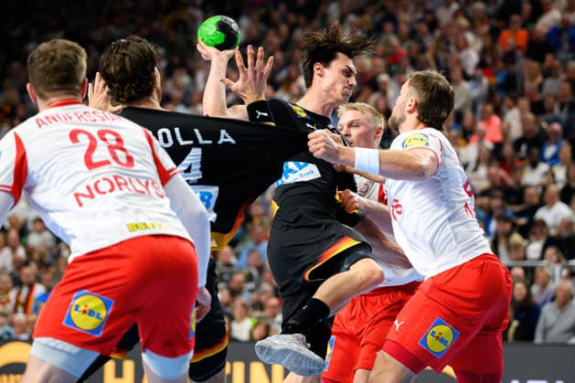 Koeln Handball Laenderspiel Deutschland Daenemark v li Daenemarks Lasse Andersson, Johannes Golla Deutschland , Miro Schluroff Deutschland , Daenemarks Steven Jacobsen Koeln Lanxess Arena Deutschland