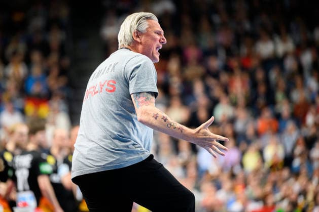 Koeln Handball Laenderspiel Germany Denmark Denmarks coach Nikolaj Jacobsen angry, angry, angry screams Koeln Lanxess Arena Germany