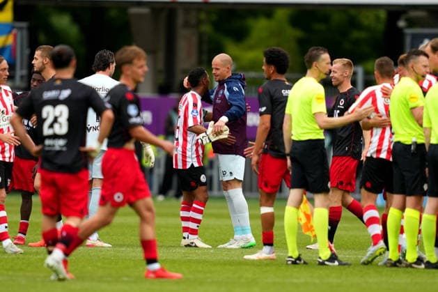 Eredivisie: Sparta Rotterdam v Excelsior Rotterdam Rotterdam - Jonathan de Guzman of Sparta Rotterdam, Goalkeeper Filip Bednarek of Sparta Rotterdam during the 34th competition round of the 2025 2026 Eredivisie season. The match is set between Sparta Rotterdam and Excelsior Rotterdam at Het Kasteel on 17 May 2026 in Rotterdam, The Netherlands. (VK Sportphoto Danny de Groot) Copyright: xDannyxdexGrootx