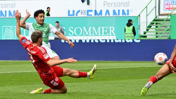 17 05 2026 Soccer Season 2025 2026 2 Soccer Bundesliga 34 Matchday SpVgg Greuther Fürth Kleeblatt Fortuna Düsseldorf Sportfoto Zink xwoxzix DFL regulations prohibit any use of photographs as image sequences and or quasi video only for editorial use Sayfallah Ltaief 47, SpVgg Greuther Fürth Christopher Lenz 3, Fortuna Düsseldorf F95 Chance Torchance